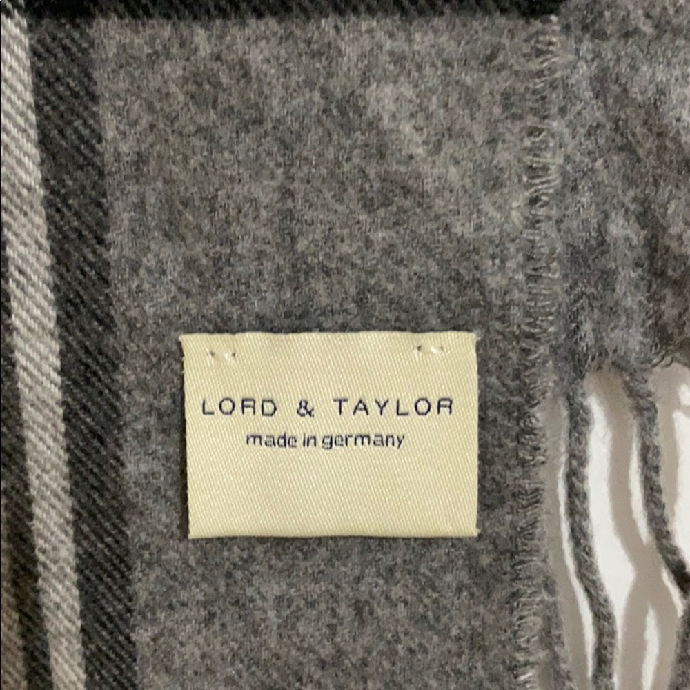 Scarf - Picture 4 of 4